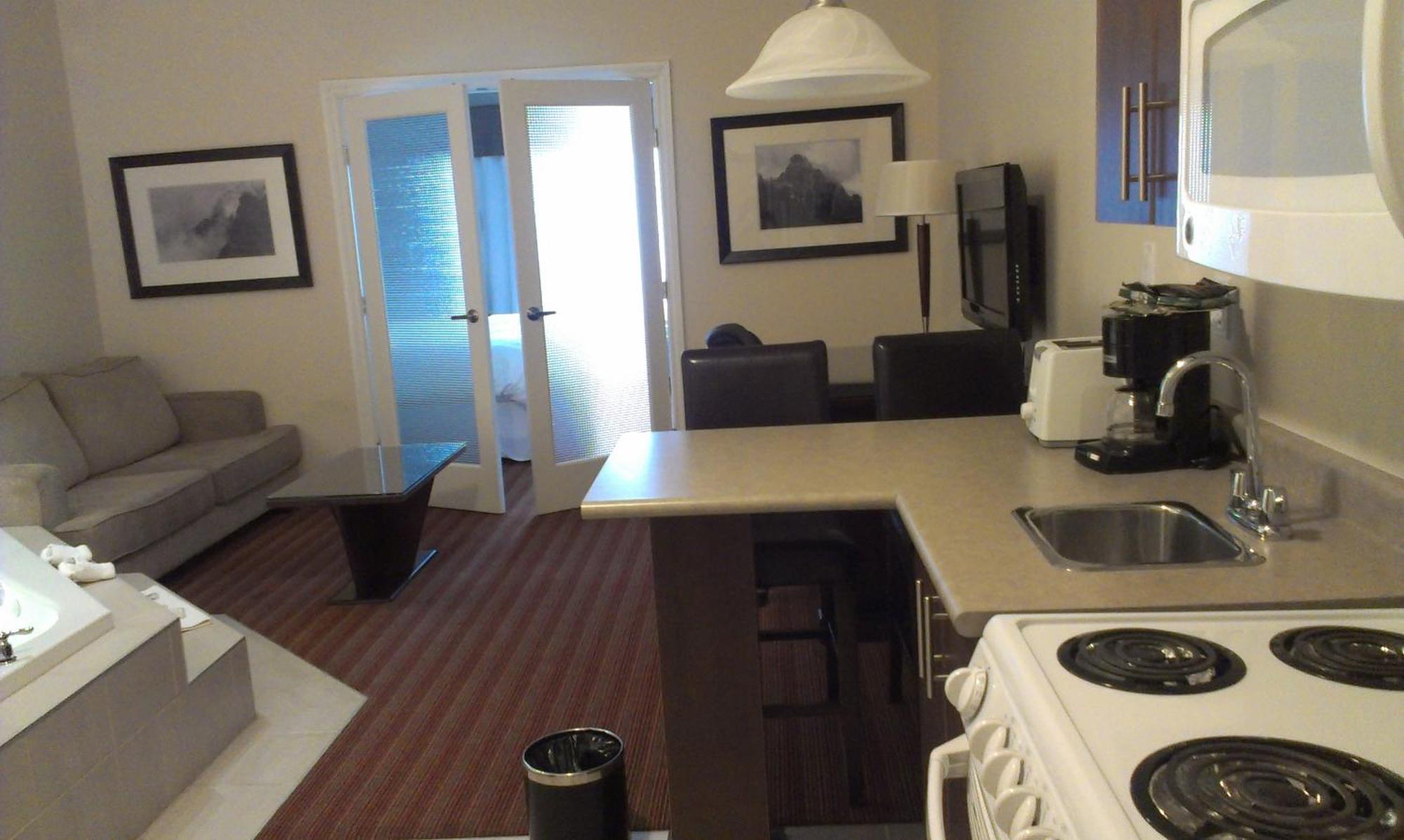 Sigma Inn & Suites Hudson'S Hope Hudson Hope Exteriör bild