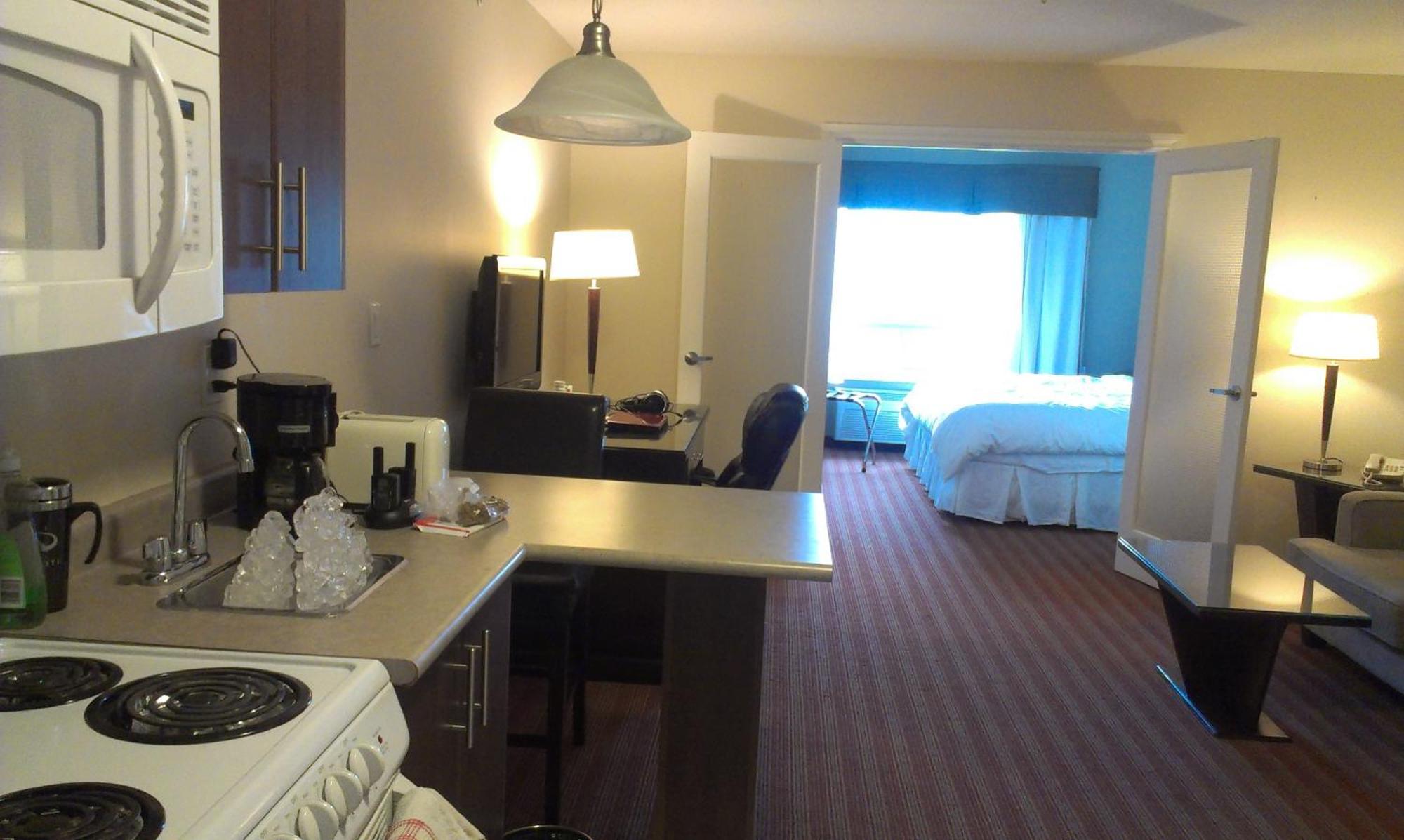 Sigma Inn & Suites Hudson'S Hope Hudson Hope Exteriör bild