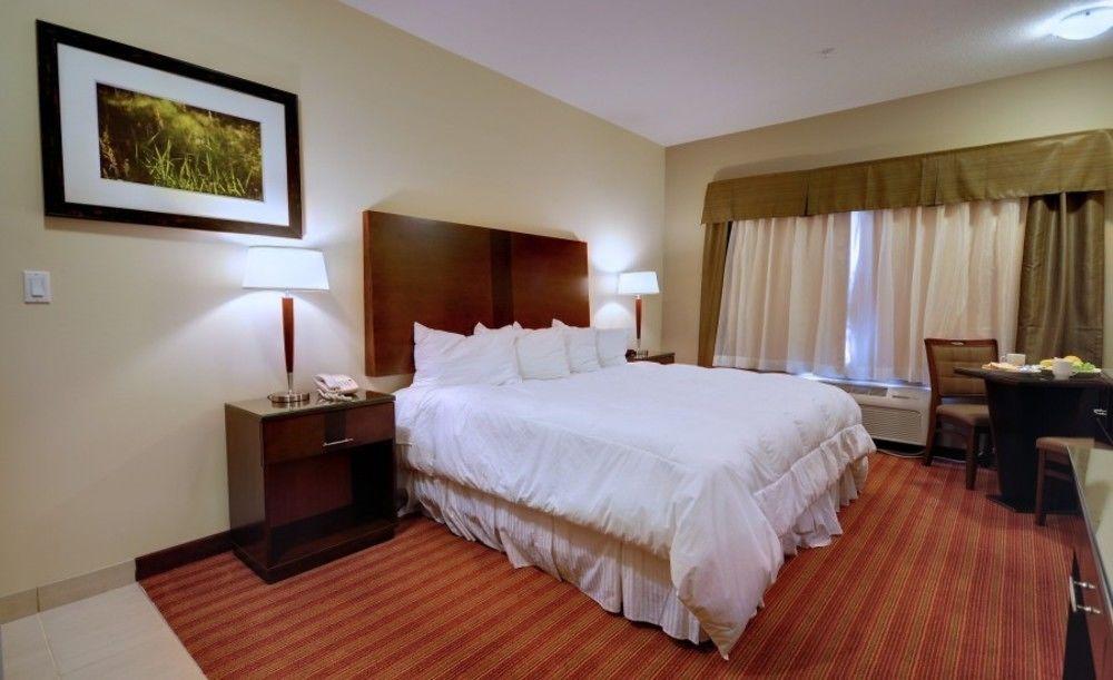Sigma Inn & Suites Hudson'S Hope Hudson Hope Exteriör bild