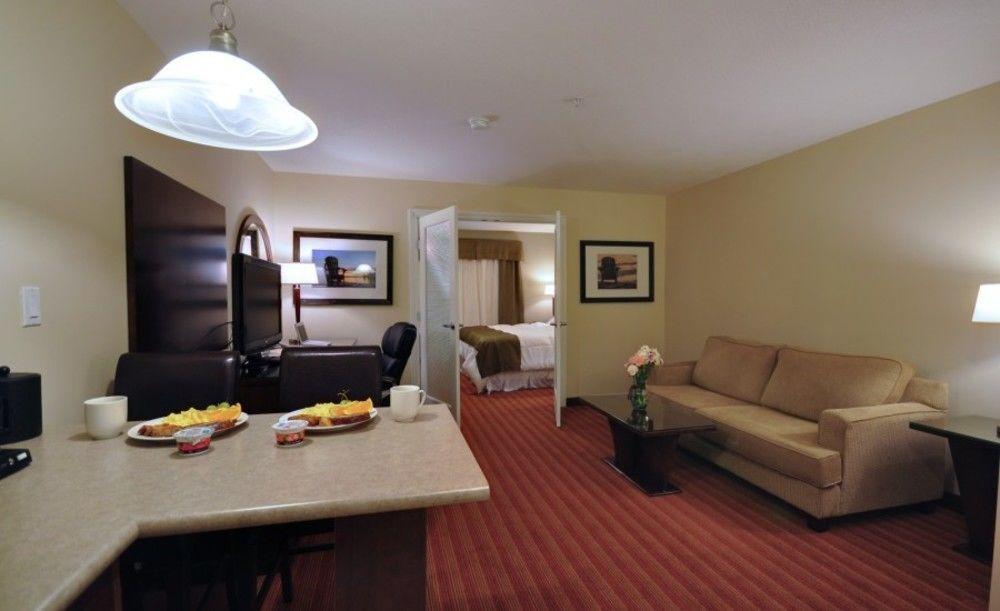 Sigma Inn & Suites Hudson'S Hope Hudson Hope Exteriör bild