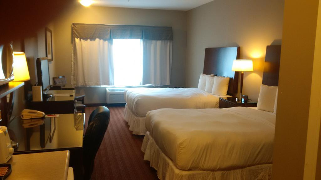Sigma Inn & Suites Hudson'S Hope Hudson Hope Exteriör bild