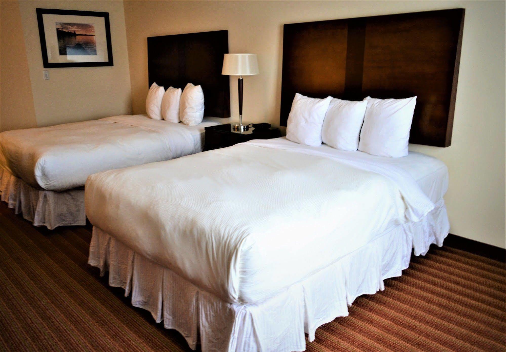 Sigma Inn & Suites Hudson'S Hope Hudson Hope Exteriör bild