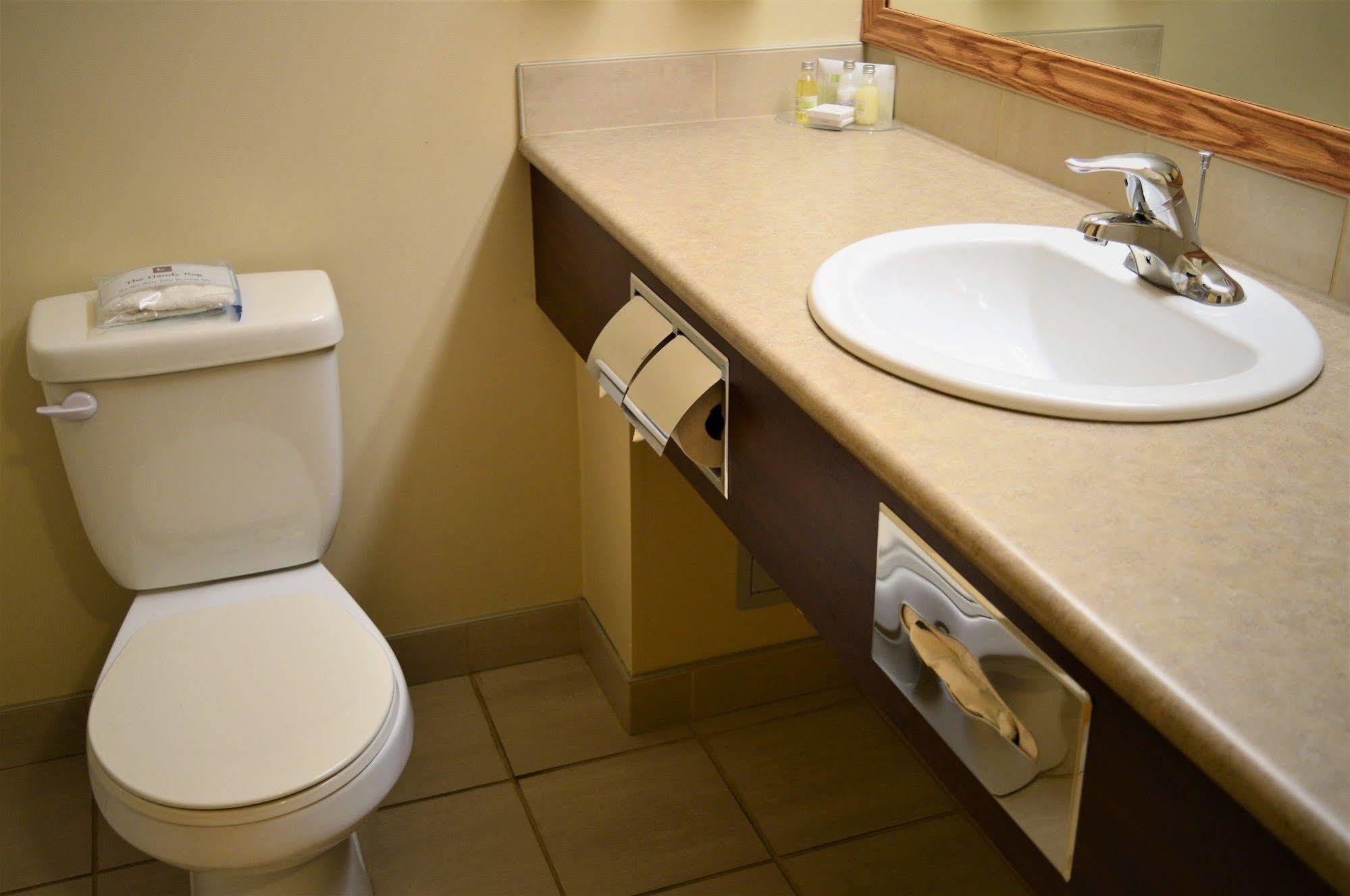 Sigma Inn & Suites Hudson'S Hope Hudson Hope Exteriör bild